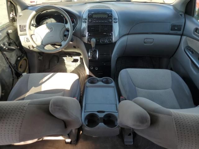 2009 Toyota Sienna CE