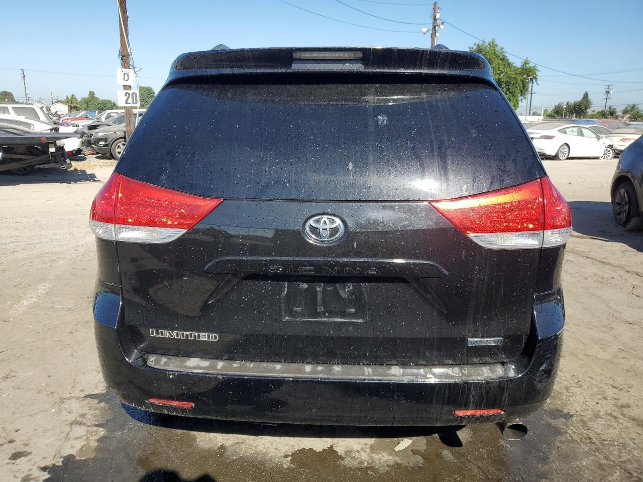 2011 Toyota Sienna le