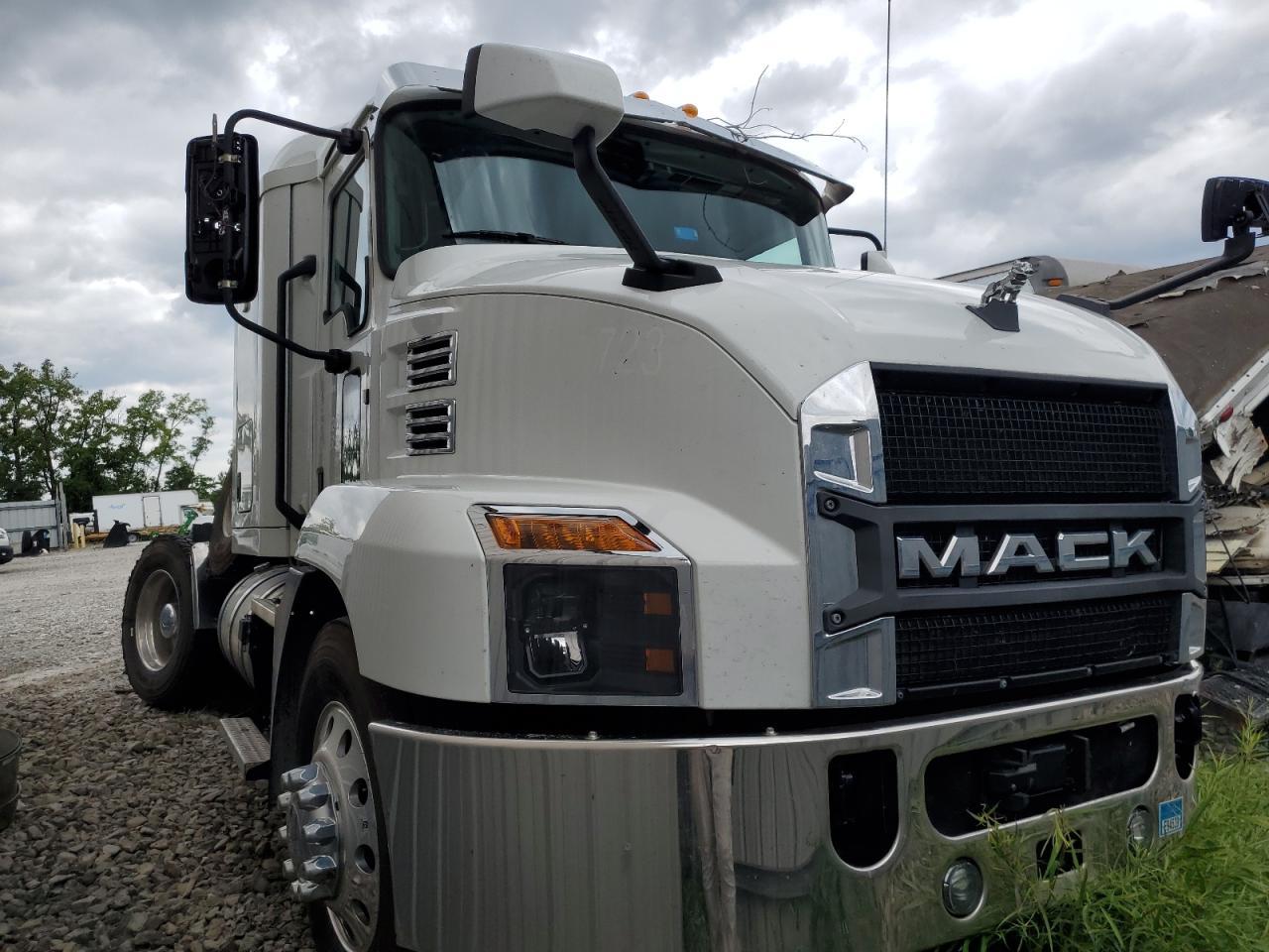 2024 Mack AN64T Semi Truck