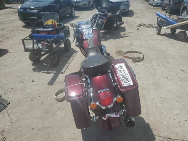 2015 Harley-Davidson FLD Switchback