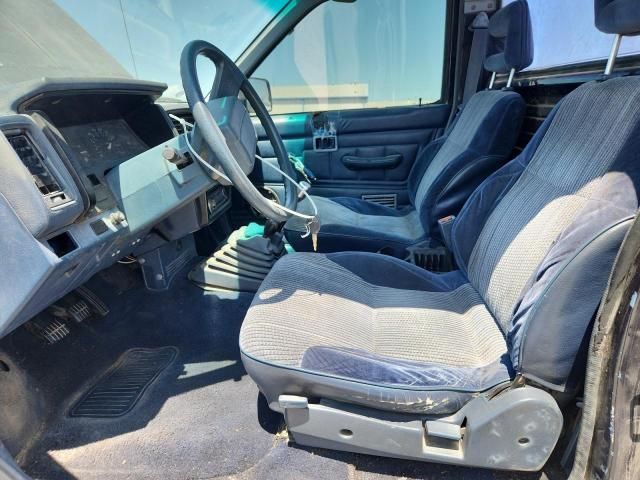 1990 Nissan D21 Short BED