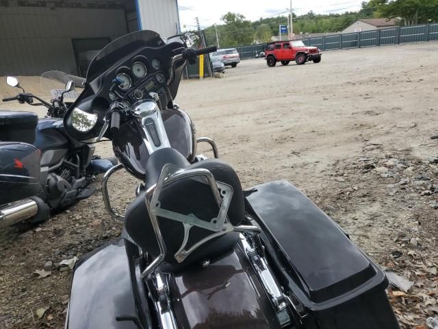2011 Harley-Davidson Flhx
