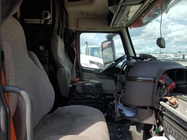 2015 Volvo VNL Semi Truck
