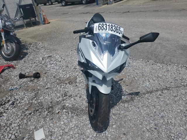 2025 Kawasaki EX500 H