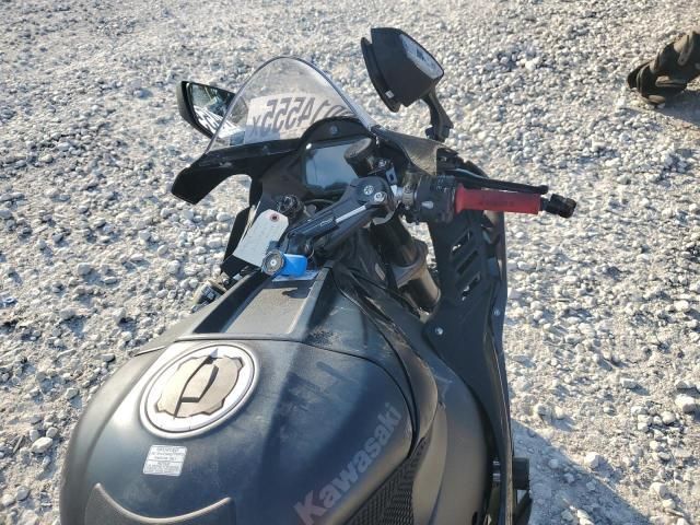 2024 Kawasaki ZX1002 L