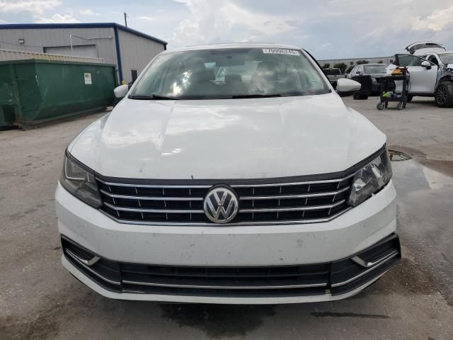 2016 Volkswagen Passat SE