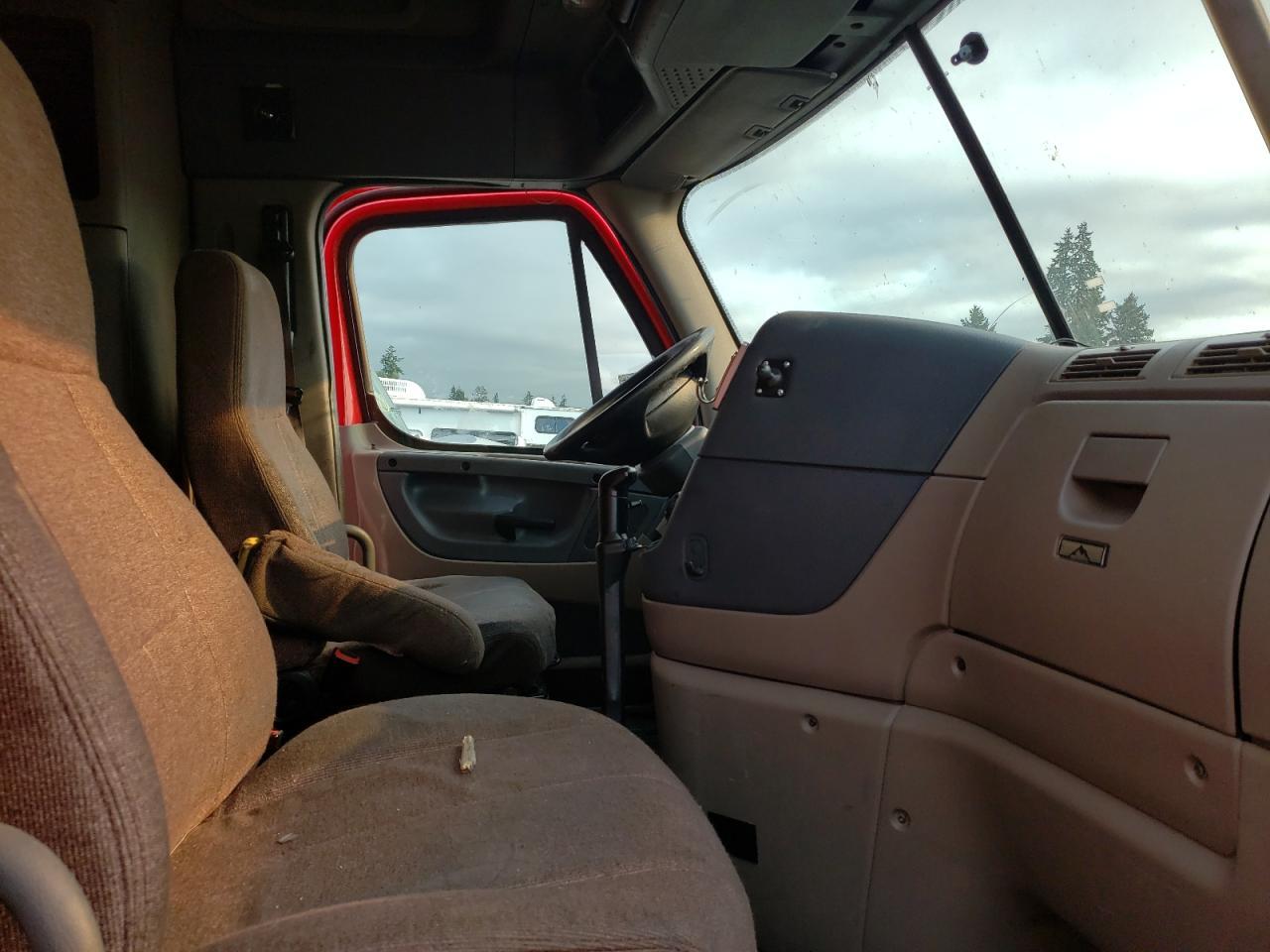 2015 Freightliner Cascadia 125 Semi Truck