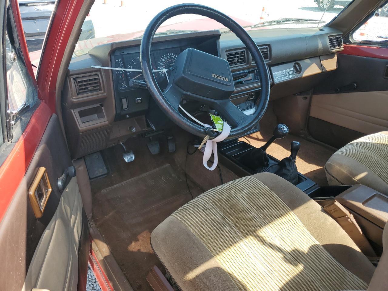 1986 Toyota Pickup RN63 SR5