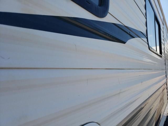 2011 Cherokee By Forest R 2010 Foresriver Grey Wolf-RVS Camper