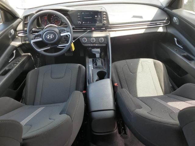 2023 Hyundai Elantra SE