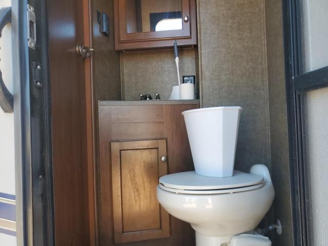 2015 Heartland 3125BH-RVS Camper