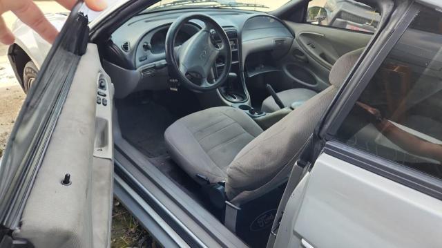 2000 Ford Mustang