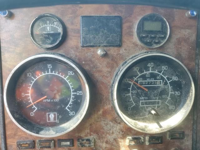 2000 Kenworth W900 Semi Truck