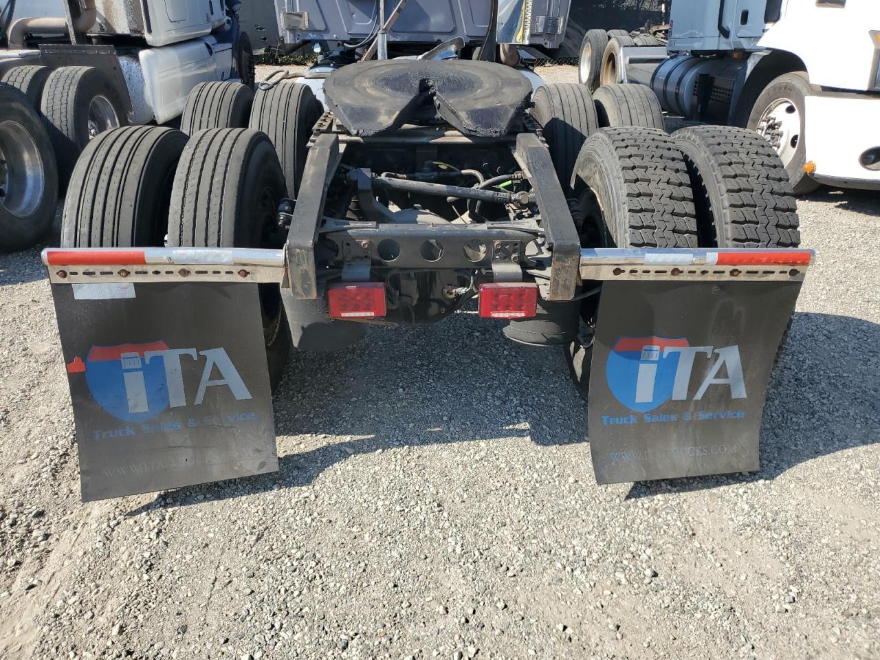 2018 International LT625