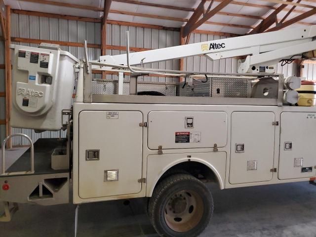 2013 Ford F450 Super Duty Bucket Truck