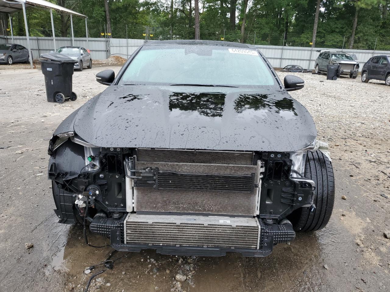 2022 Genesis G70 Base