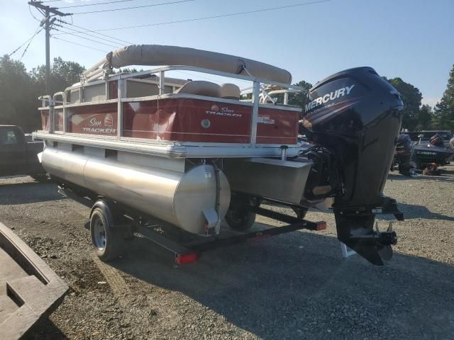 2019 Sun Tracker 18 Bass Buggy-Boats Pontoon Boat