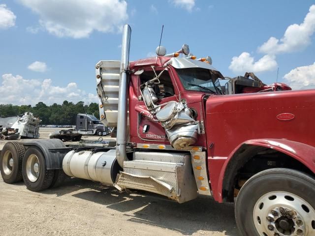 2015 Peterbilt 389 Semi Truck