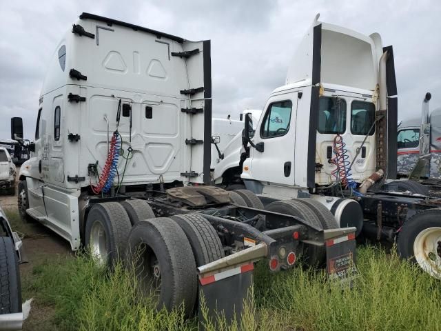 2014 Freightliner Cascadia Semi Truck