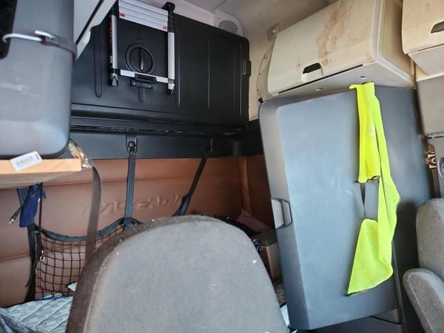 2019 Freightliner Cascadia 126 Semi Truck Van Trailer