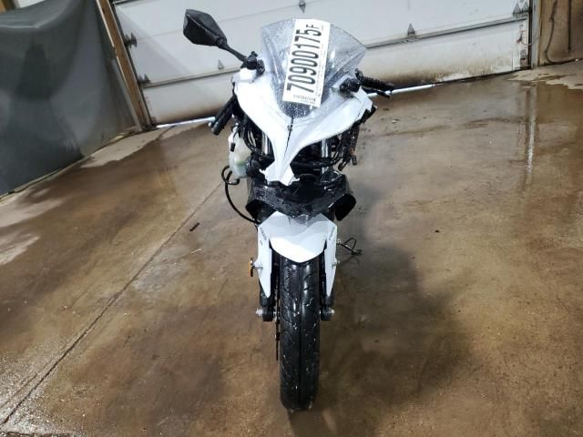 2014 Kawasaki EX300 B