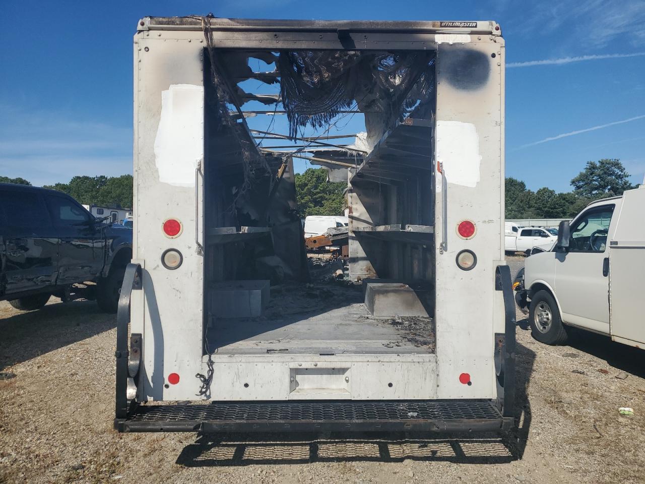 2013 Ford Econoline E450 Super Duty Commercial Stripped Chas