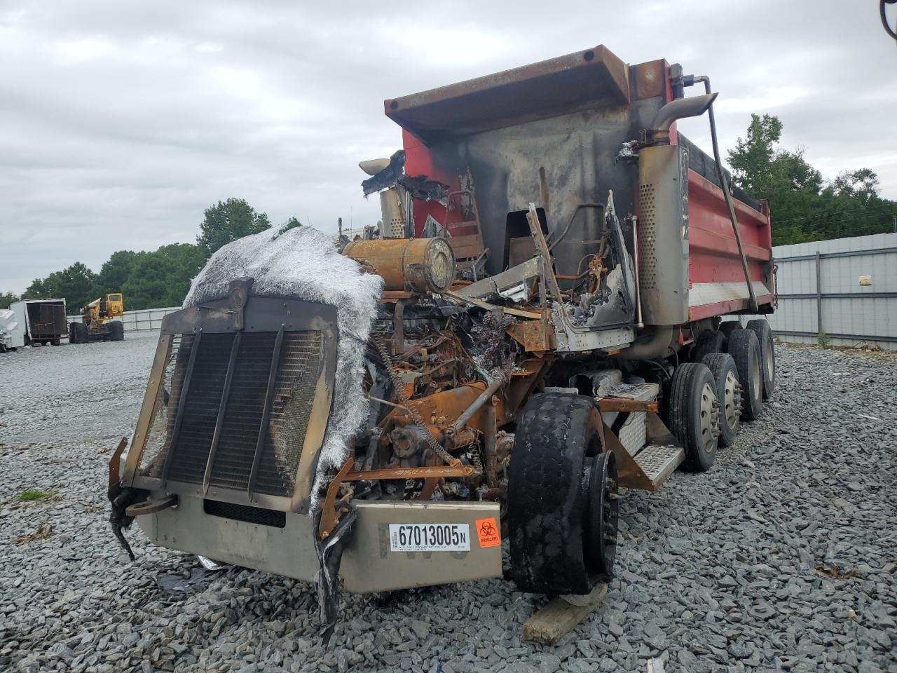 2005 Kenworth T800 Dump Truck