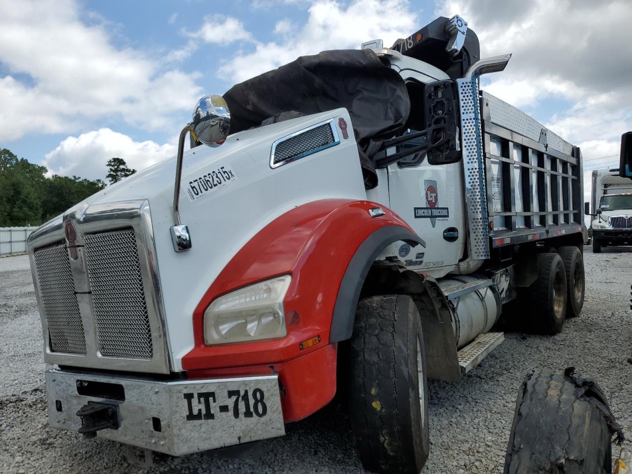 2020 Kenworth T880 Semi Truck