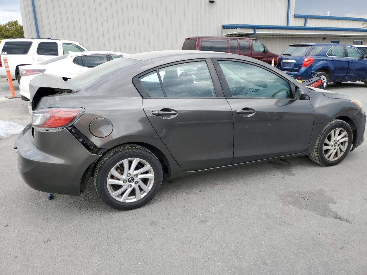 2013 Mazda 3 I
