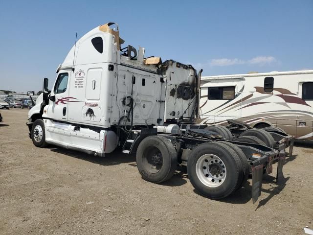 2012 Freightliner Cascadia Semi Truck