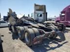 2019 Volvo VNL Semi Truck