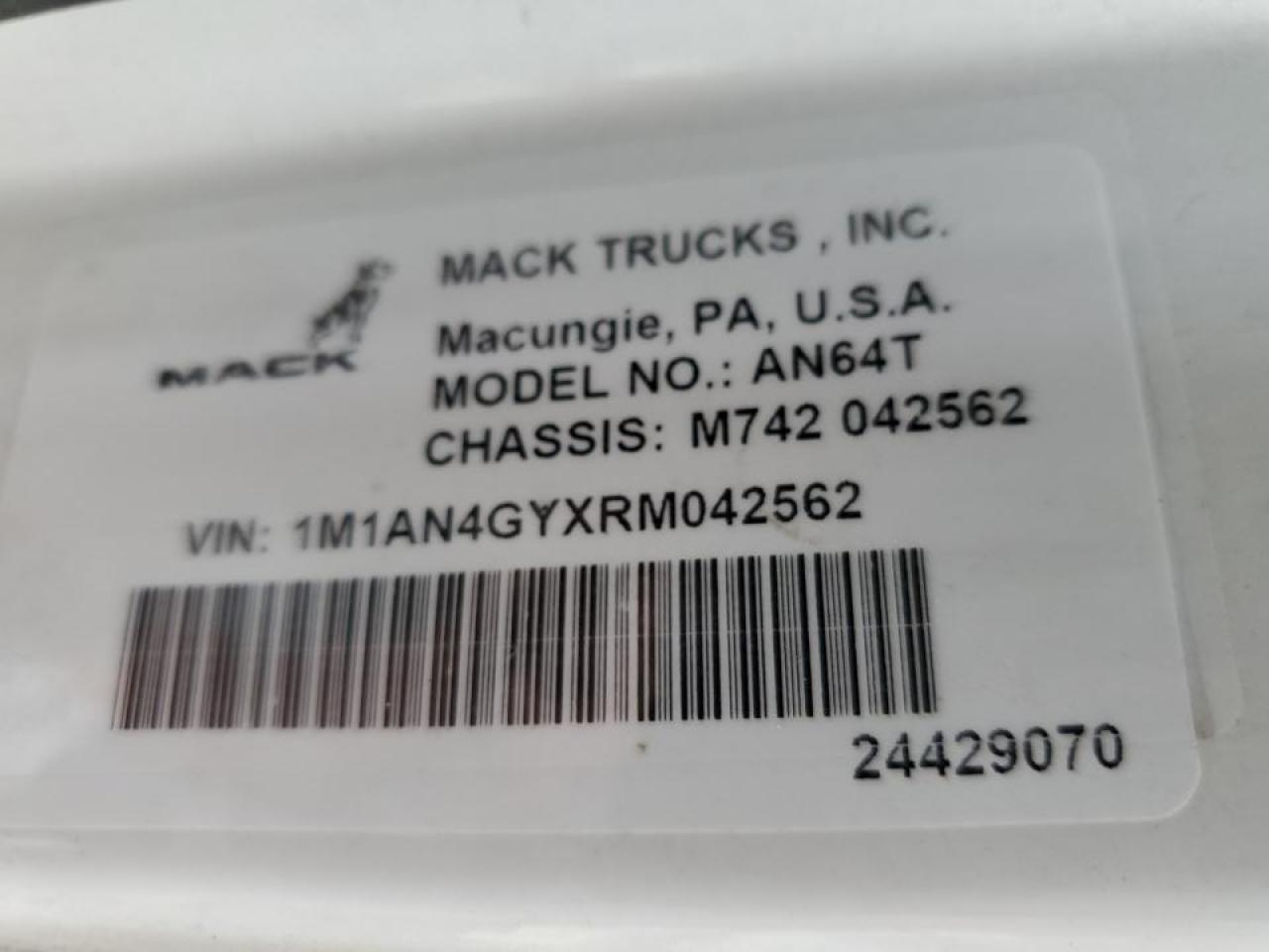 2024 Mack AN64T Semi Truck