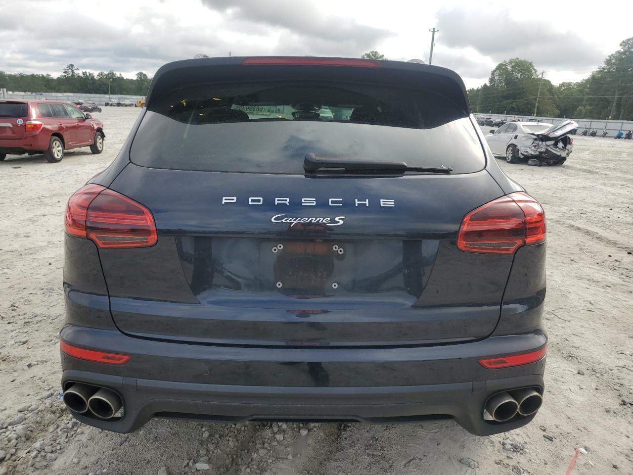 2016 Porsche Cayenne s