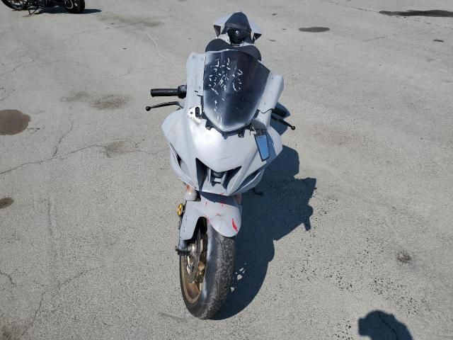 2022 Yamaha YZFR7