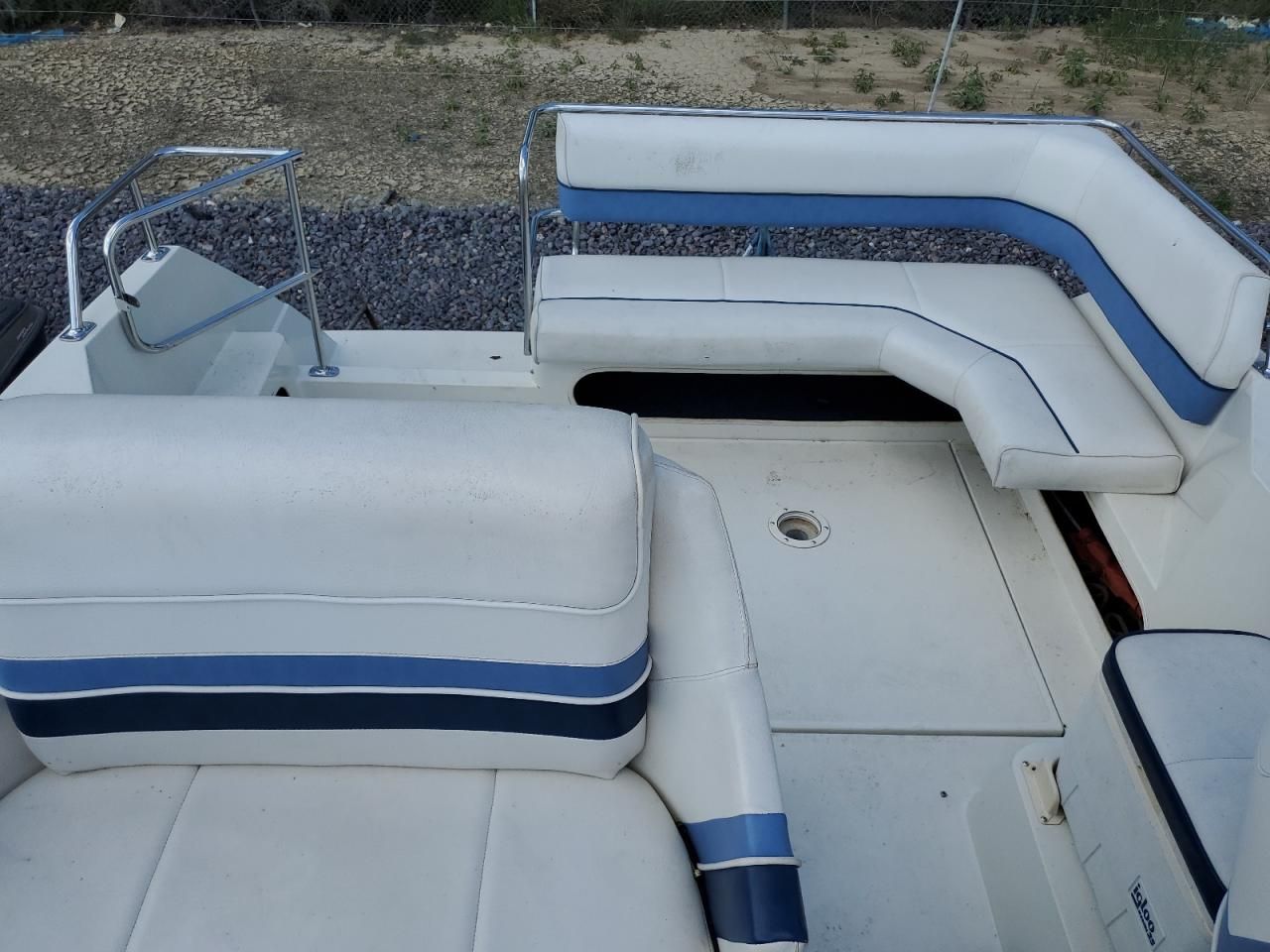 1990 Carver Yachts 2557 Monte