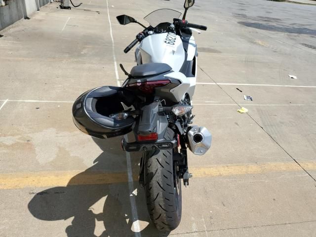 2025 Kawasaki EX500 H