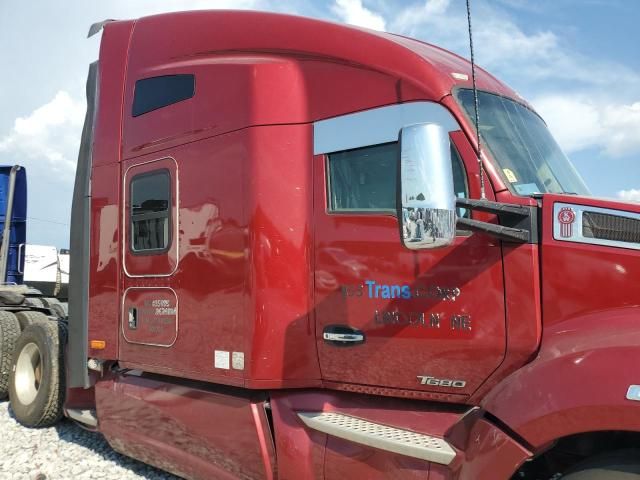 2018 Kenworth T680 Semi Truck