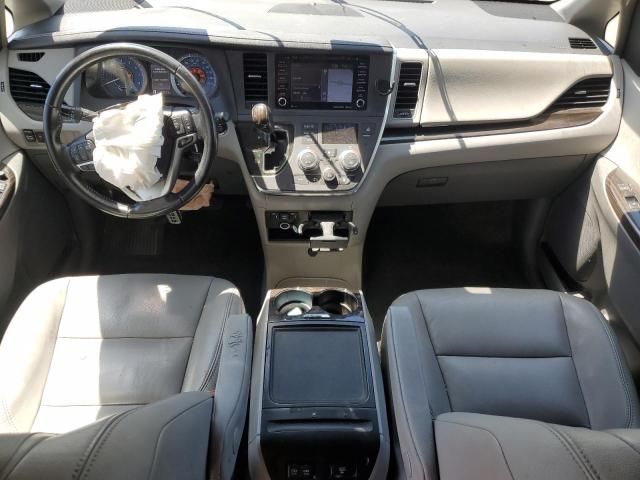 2018 Toyota Sienna XLE