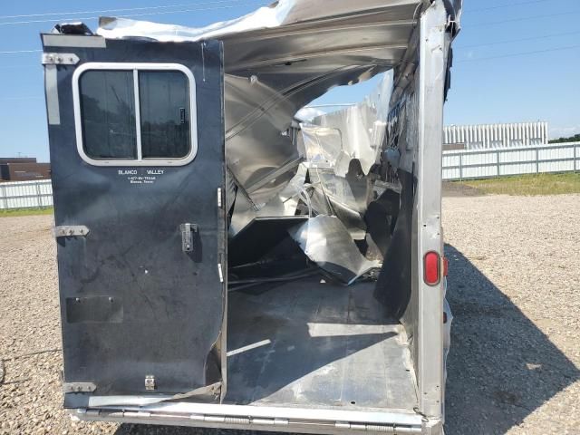 2004 Featherlite Mfg Inc 2004 Featherlite 8541 Livestock Trailer
