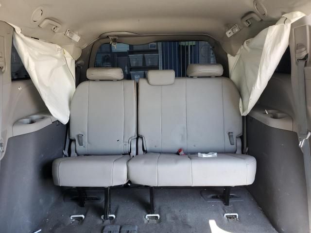2018 Toyota Sienna XLE