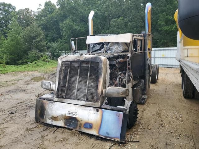 2022 Peterbilt 389 Semi Truck