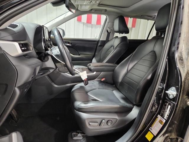 2022 Toyota Highlander Hybrid XLE