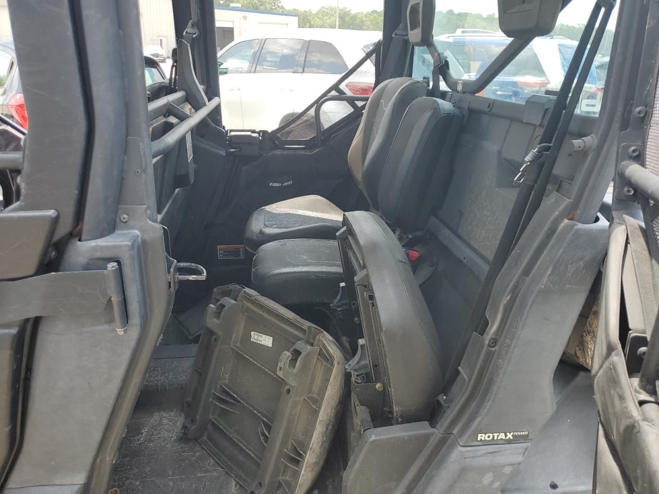 2021 Can-Am Defender Max XT HD10