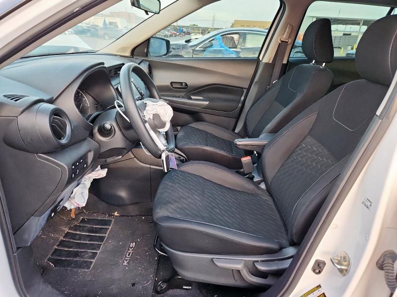 2022 Nissan Kicks S