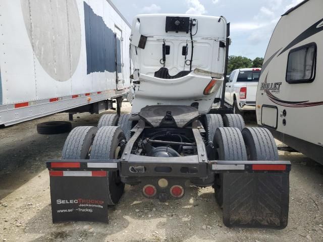 2016 Freightliner Cascadia 125 Semi Truck