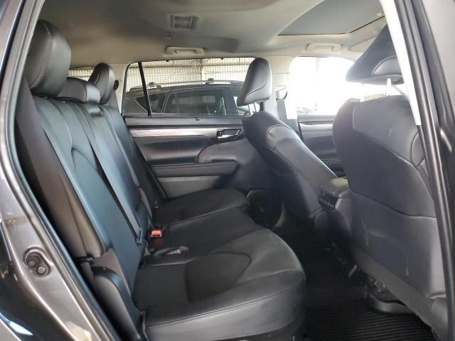 2022 Toyota Highlander Limited