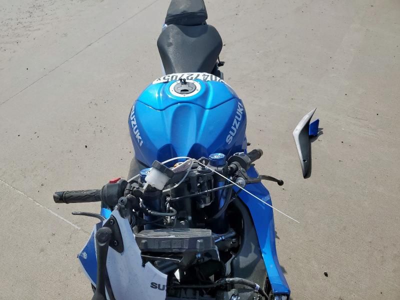 2025 Suzuki GSX-R1000 R