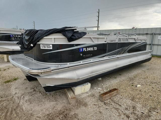 2022 Avalon Boat