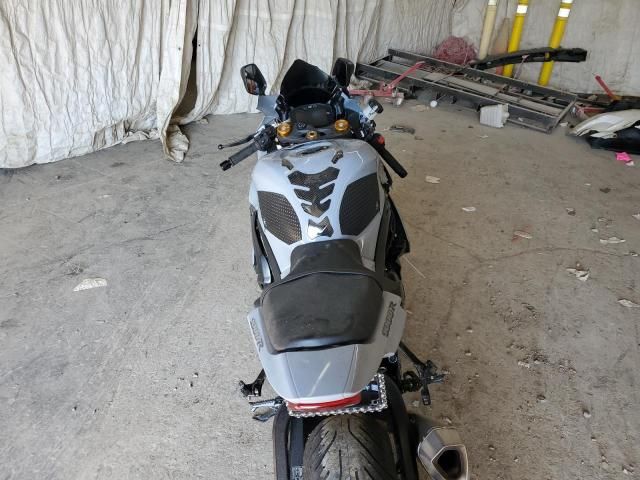 2022 Suzuki GSX-R1000 R
