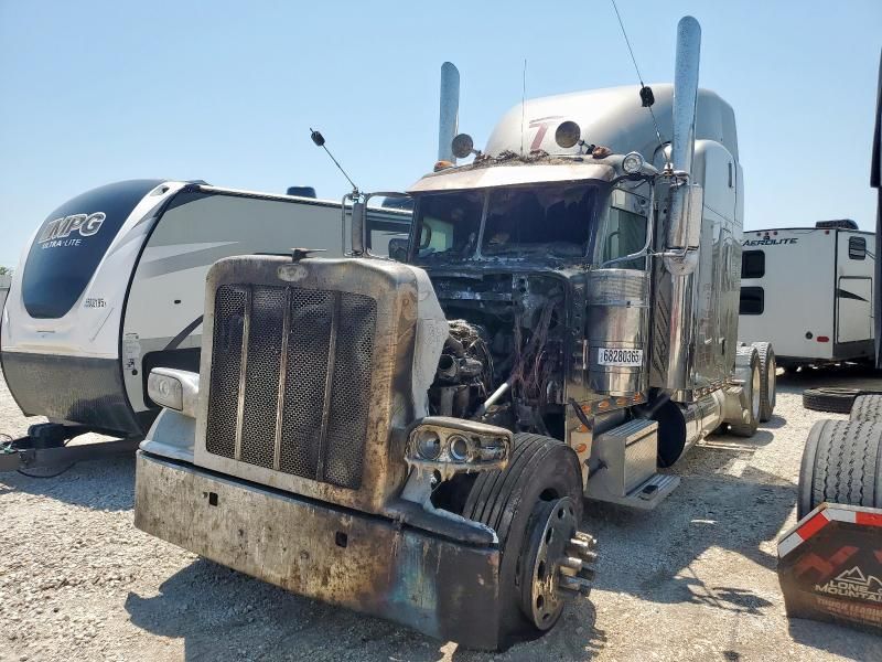 2024 Peterbilt 389 Semi Truck